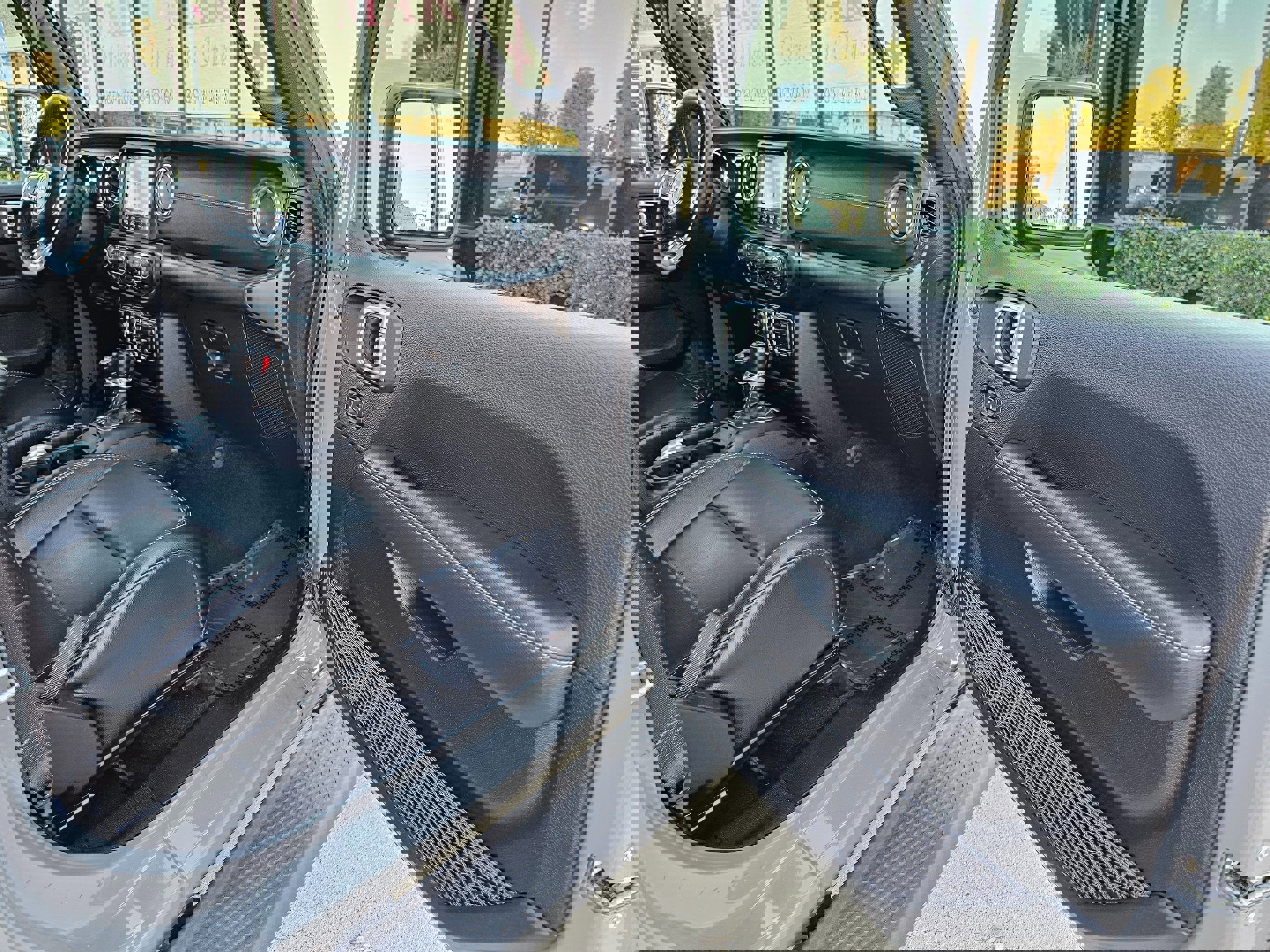 Used 2020 Jeep Wrangler Unlimited Sahara w/ Uconnect 4C Nav & Sound Group image 23