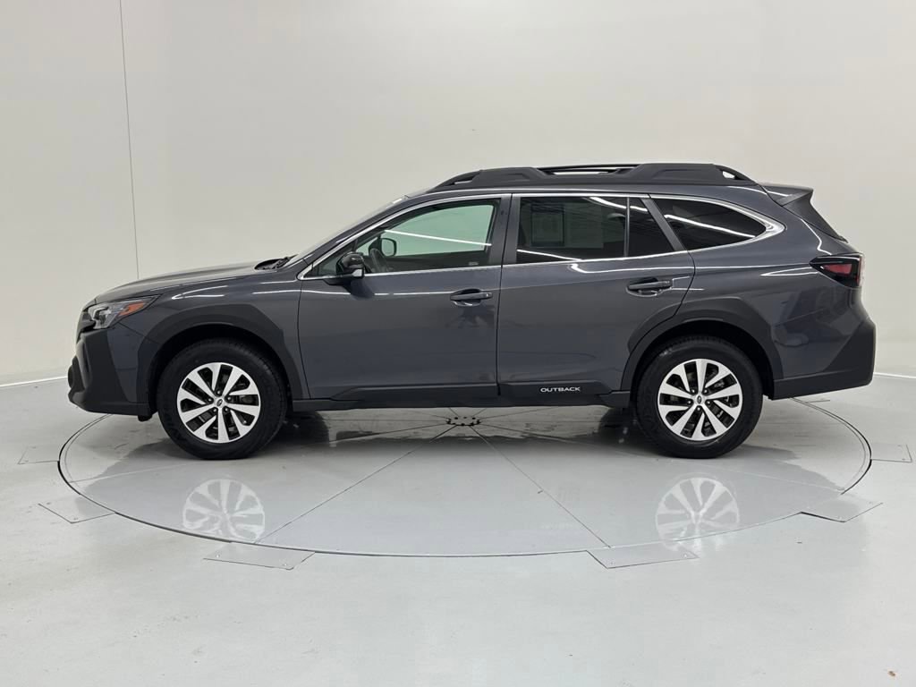 Used 2024 Subaru Outback Premium image 3