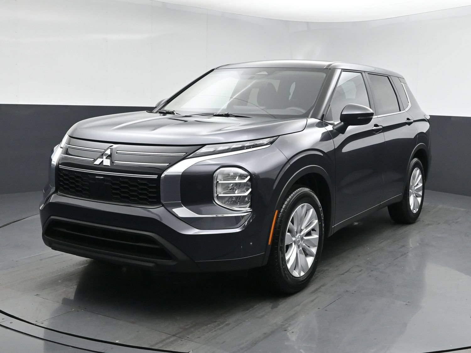 New 2026 Mitsubishi Outlander ES FWD image 1