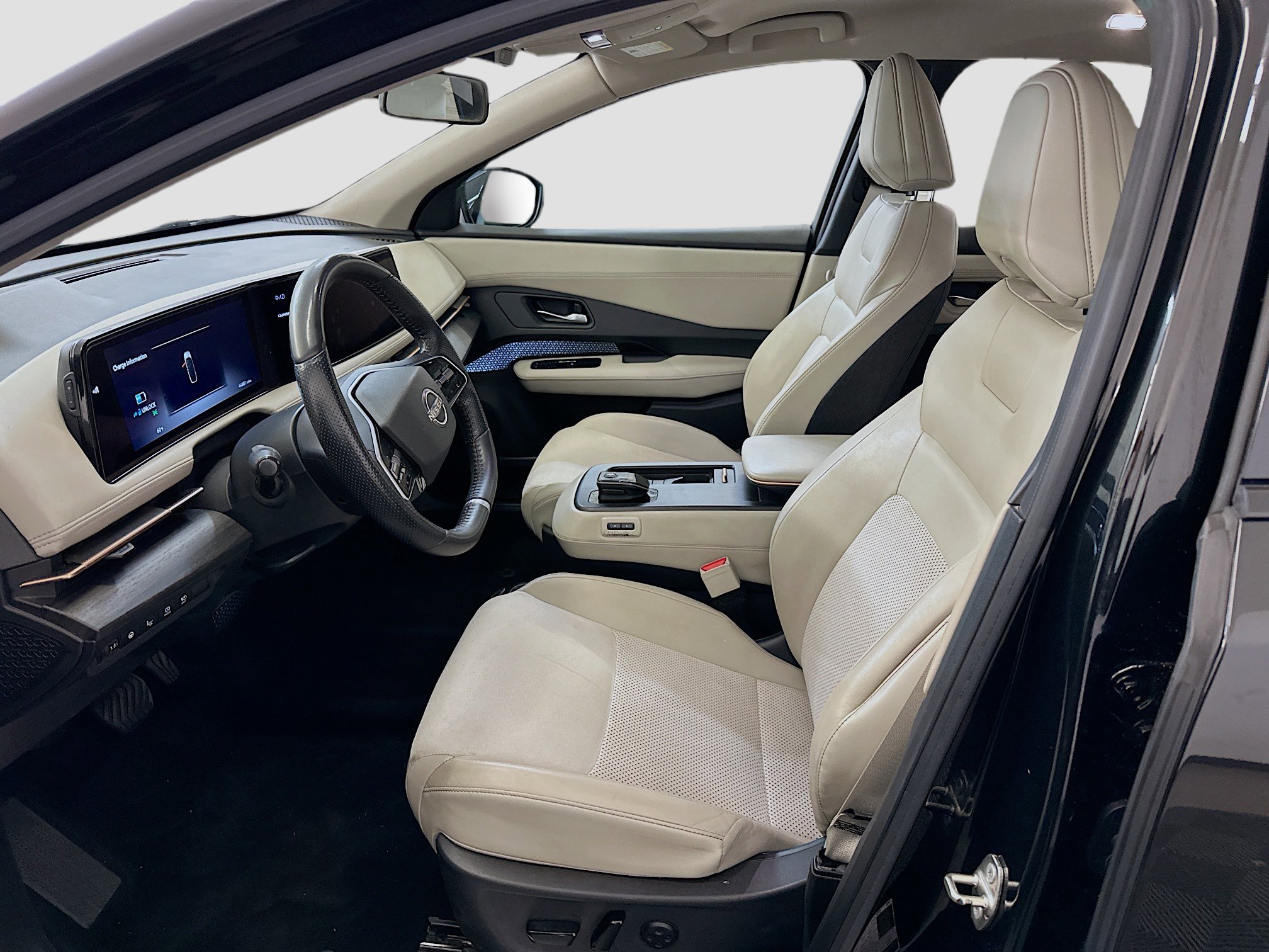 Used 2023 Nissan Ariya AWD image 13