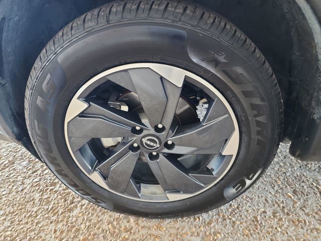 Used 2024 Nissan Rogue SV AWD/4WD image 22