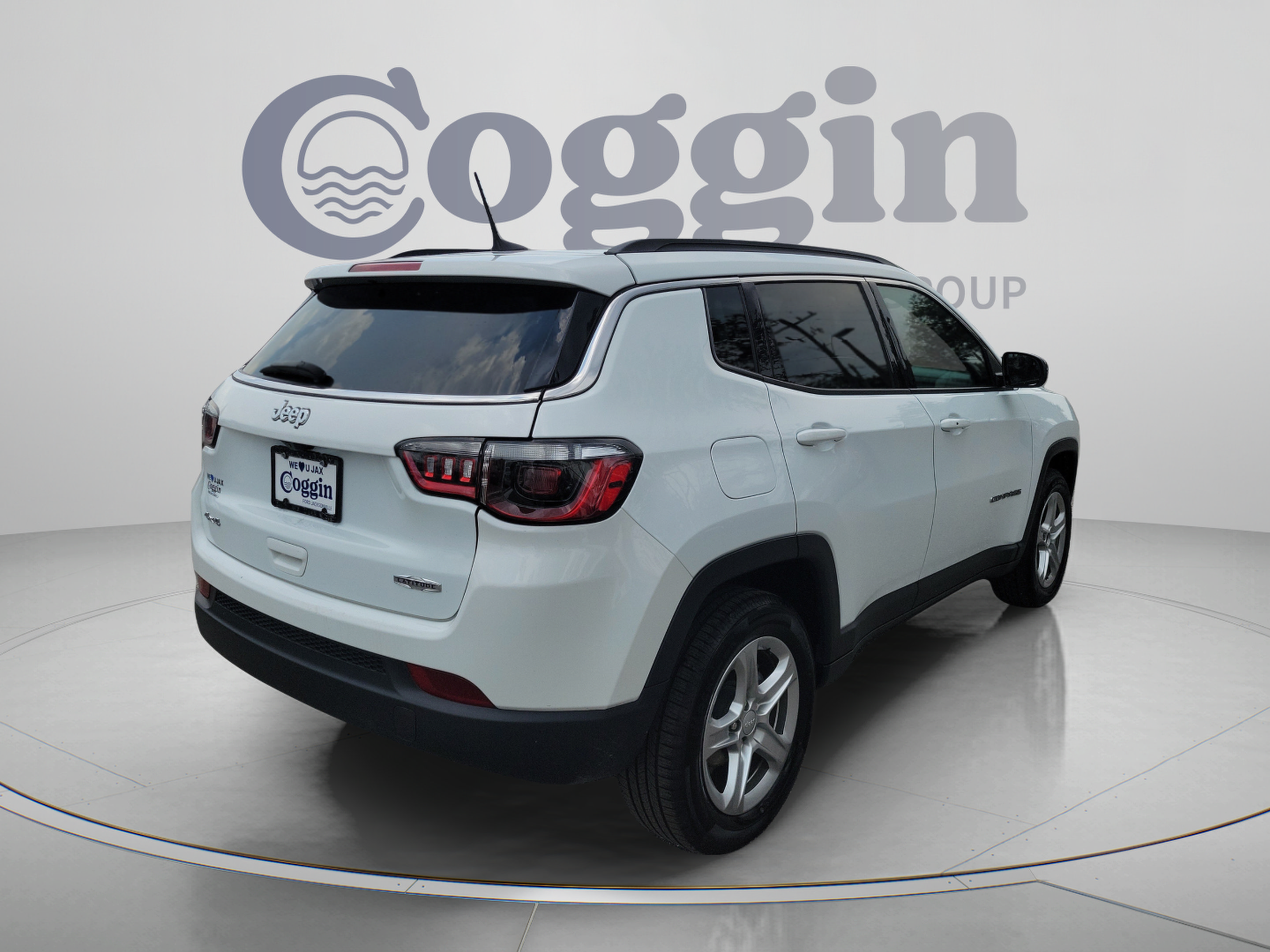 Used 2024 Jeep Compass Latitude AWD/4WD image 3