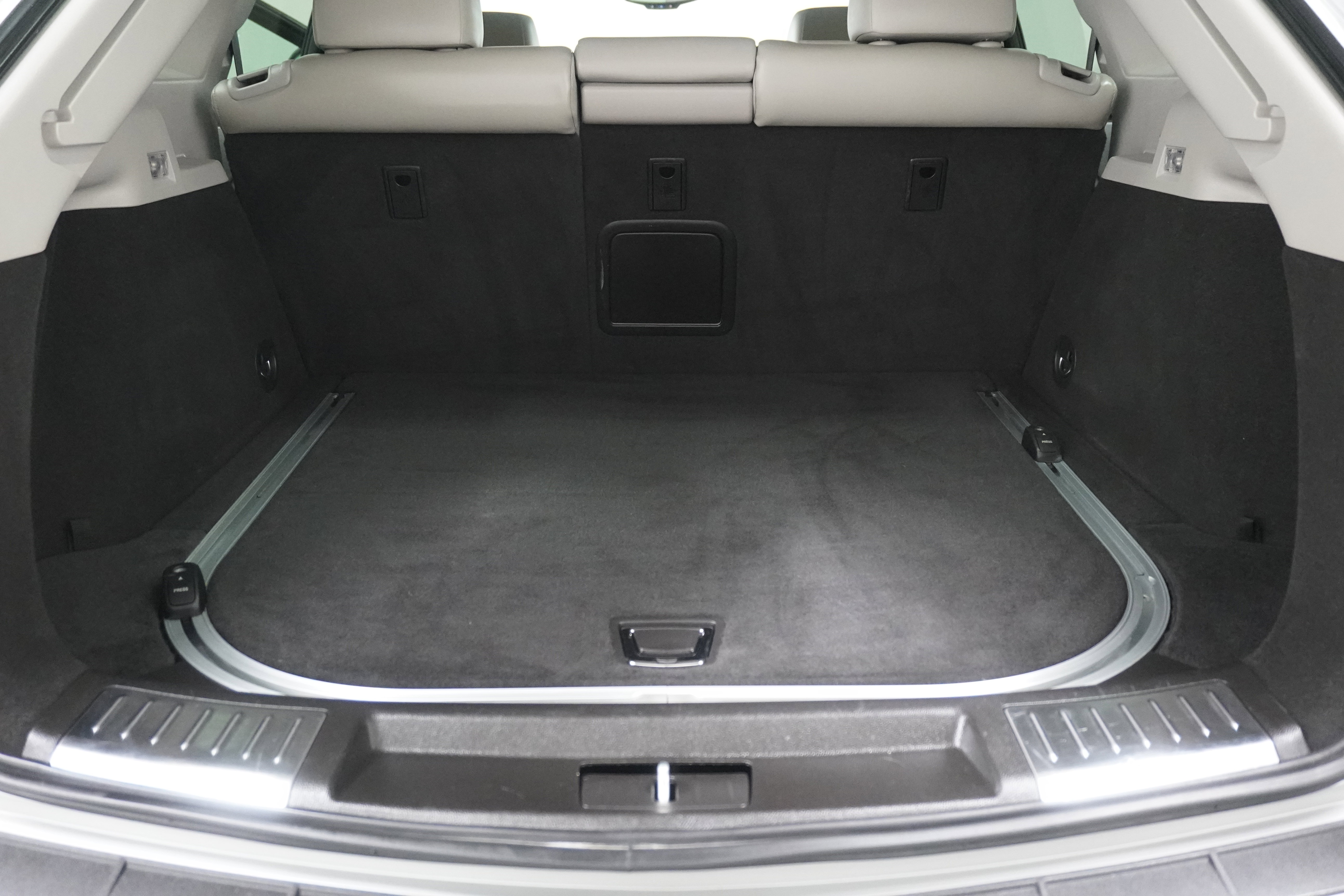 Used 2013 Cadillac SRX Luxury w/ Driver Awareness Package image 26