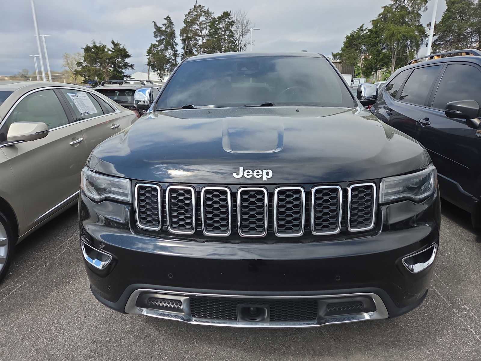Used 2019 Jeep Grand Cherokee Limited w/ Luxury Group II image 10