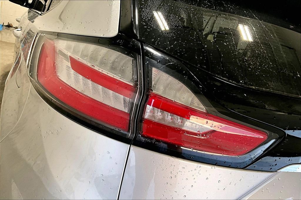 Used 2019 Ford Edge SEL AWD/4WD image 23