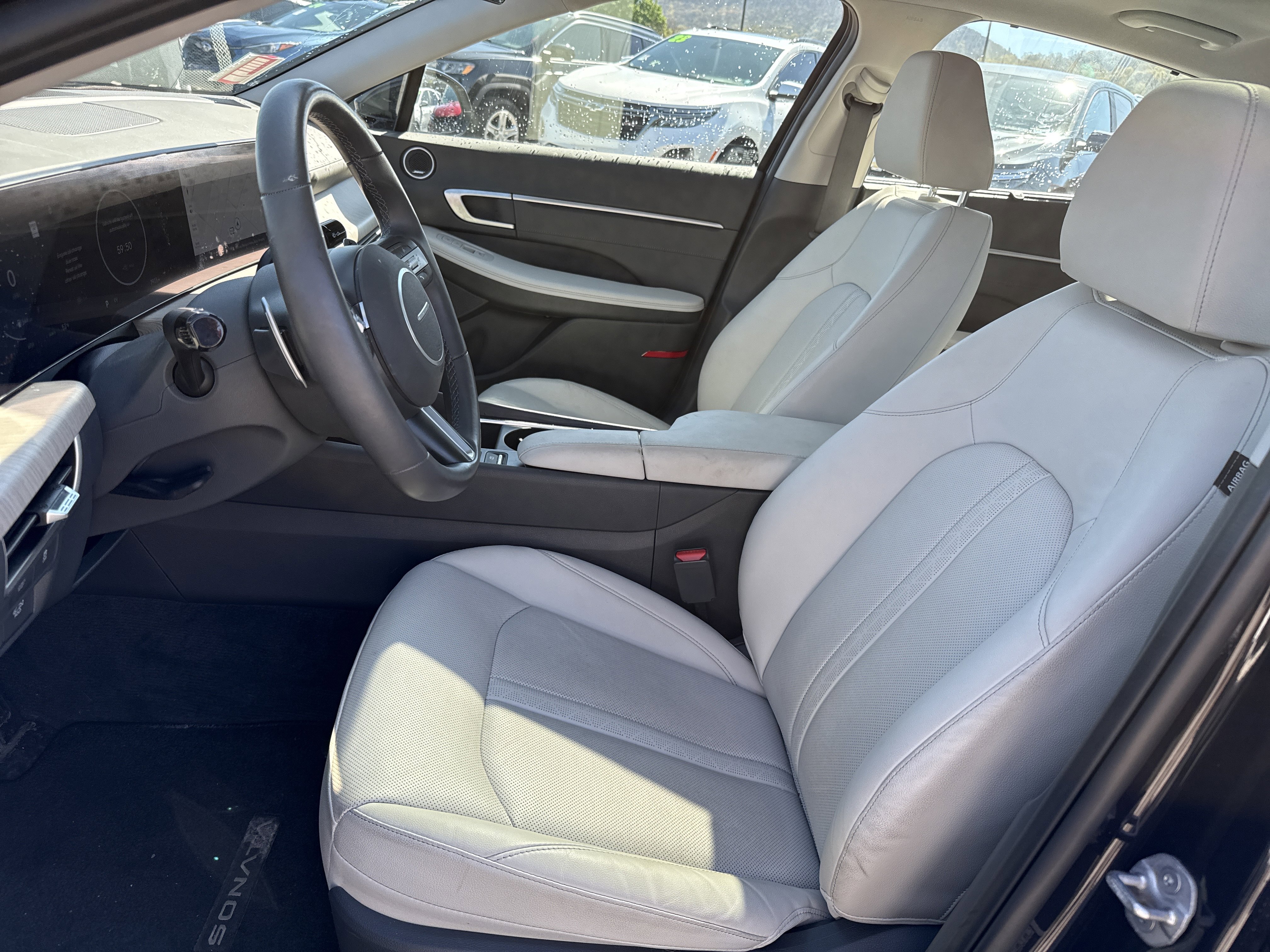 Certified 2025 Hyundai Sonata Limited FWD image 11