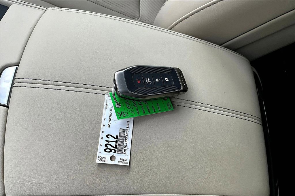 Used 2025 INFINITI QX60 Pure image 11