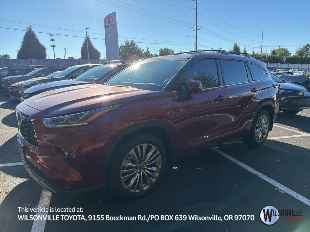 Used 2024 Toyota Highlander AWD image 1
