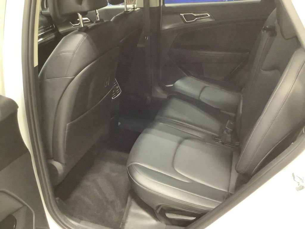 Certified 2023 Kia Sportage EX image 20