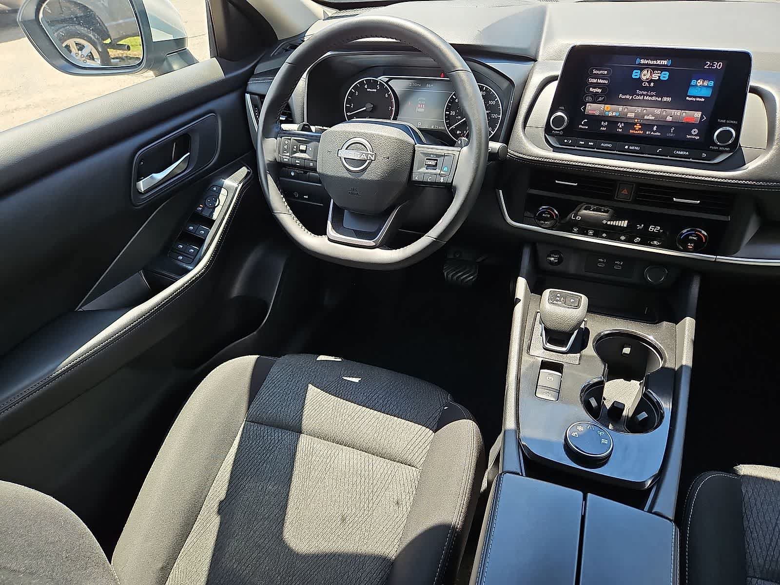 Used 2025 Nissan Rogue SV AWD/4WD image 13