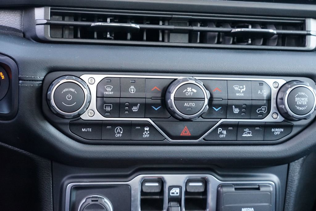 Used 2024 Jeep Gladiator Rubicon image 24