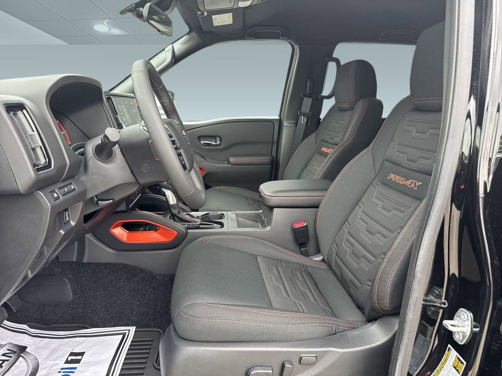 New 2025 Nissan Frontier PRO-4X w/ Pro Convenience Package image 4