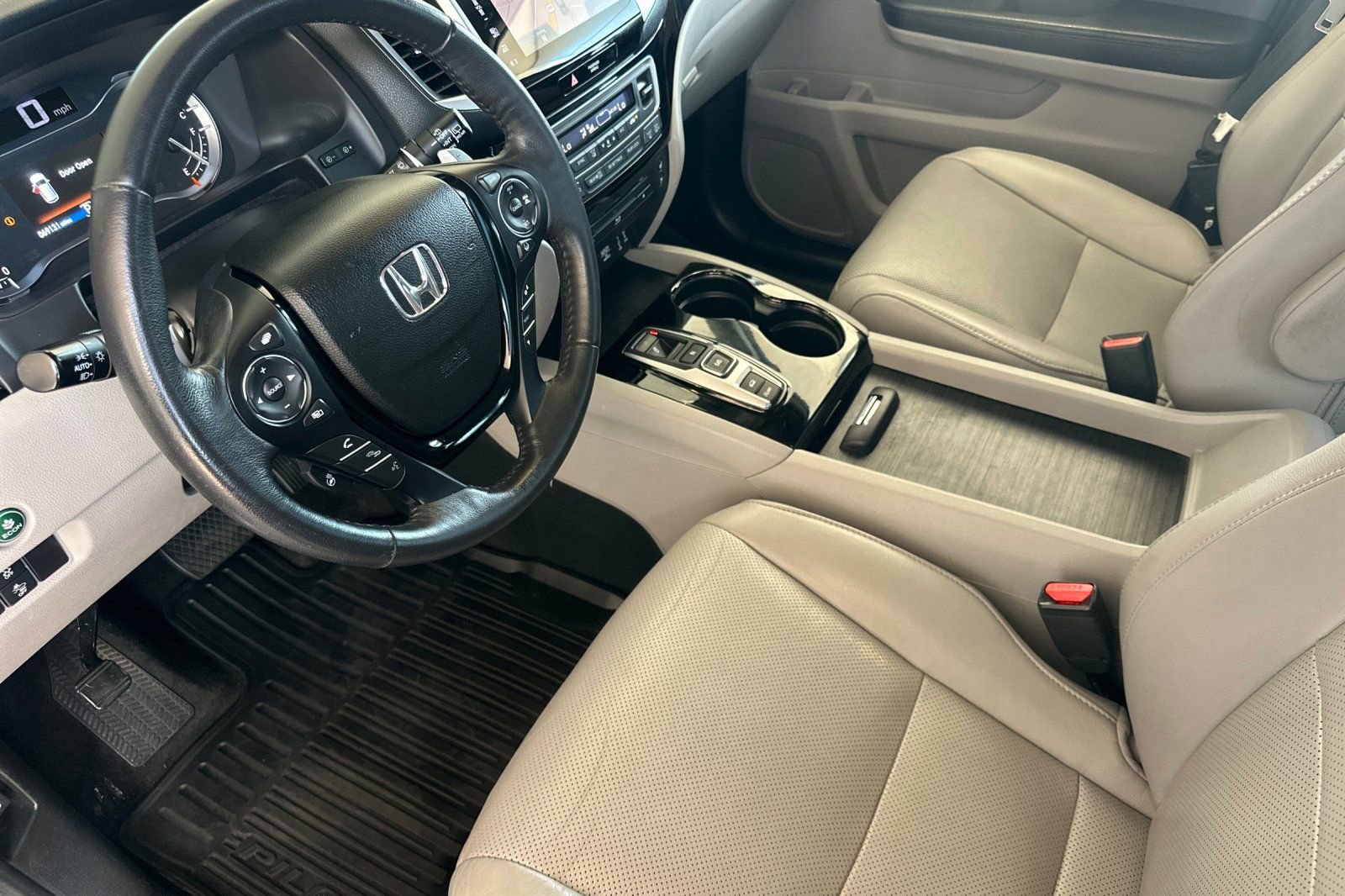 Used 2017 Honda Pilot Elite image 7
