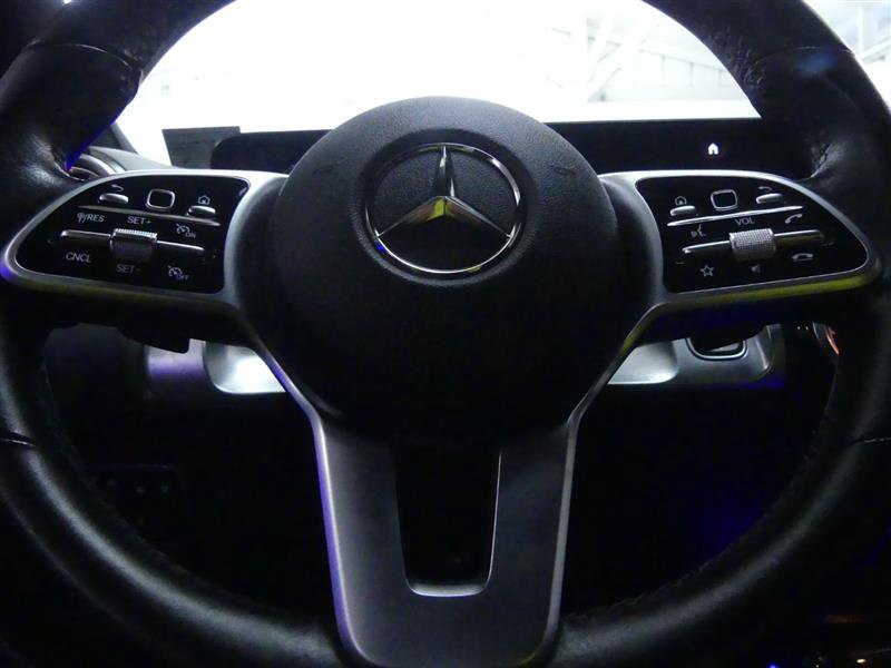 Used 2022 Mercedes-Benz GLB 250 GLB 250 w/ Premium Package Lite image 19