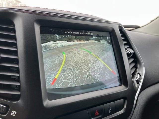 Used 2022 Jeep Cherokee Trailhawk w/ Comfort/Convenience Group image 5