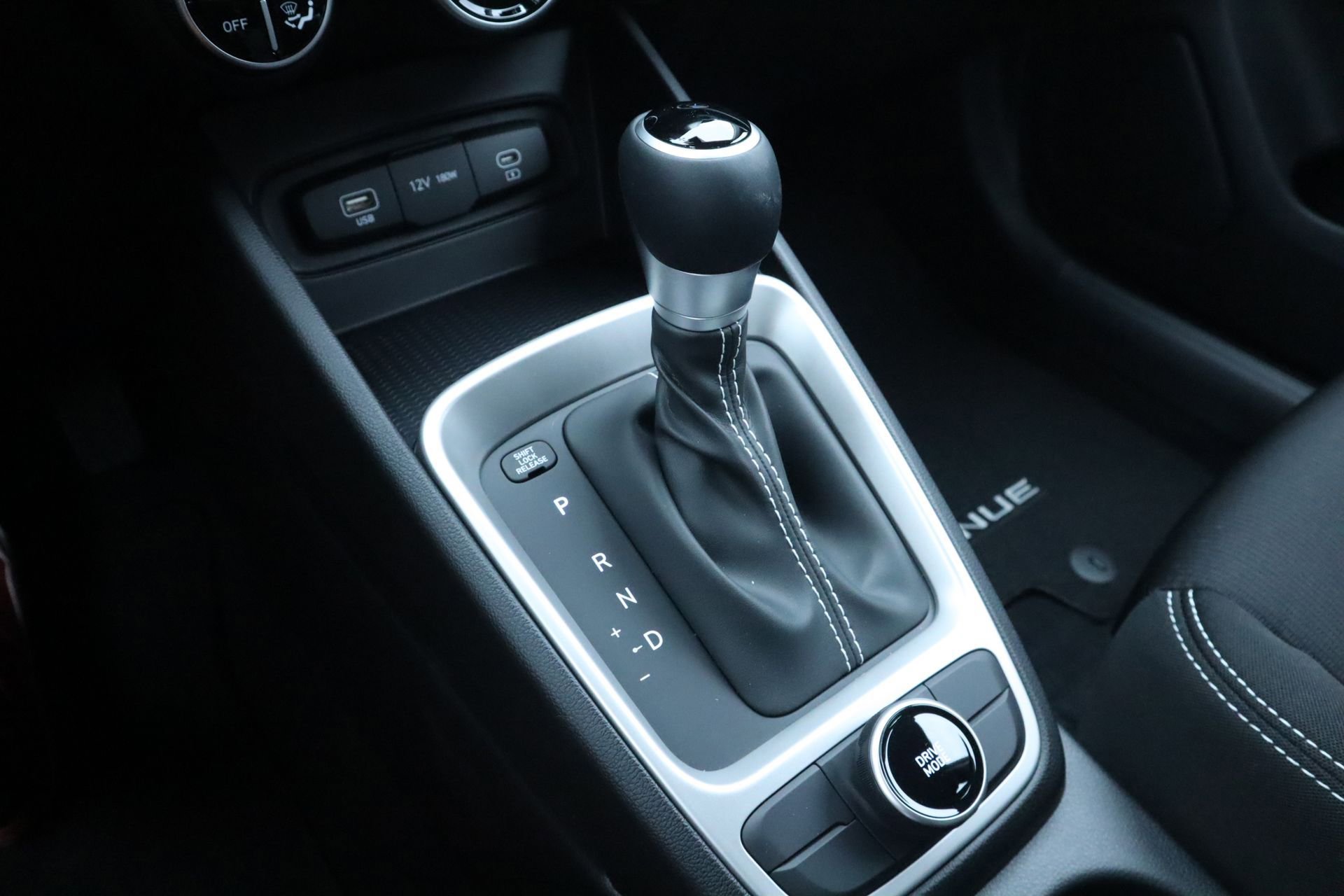 New 2025 Hyundai Venue SEL image 14