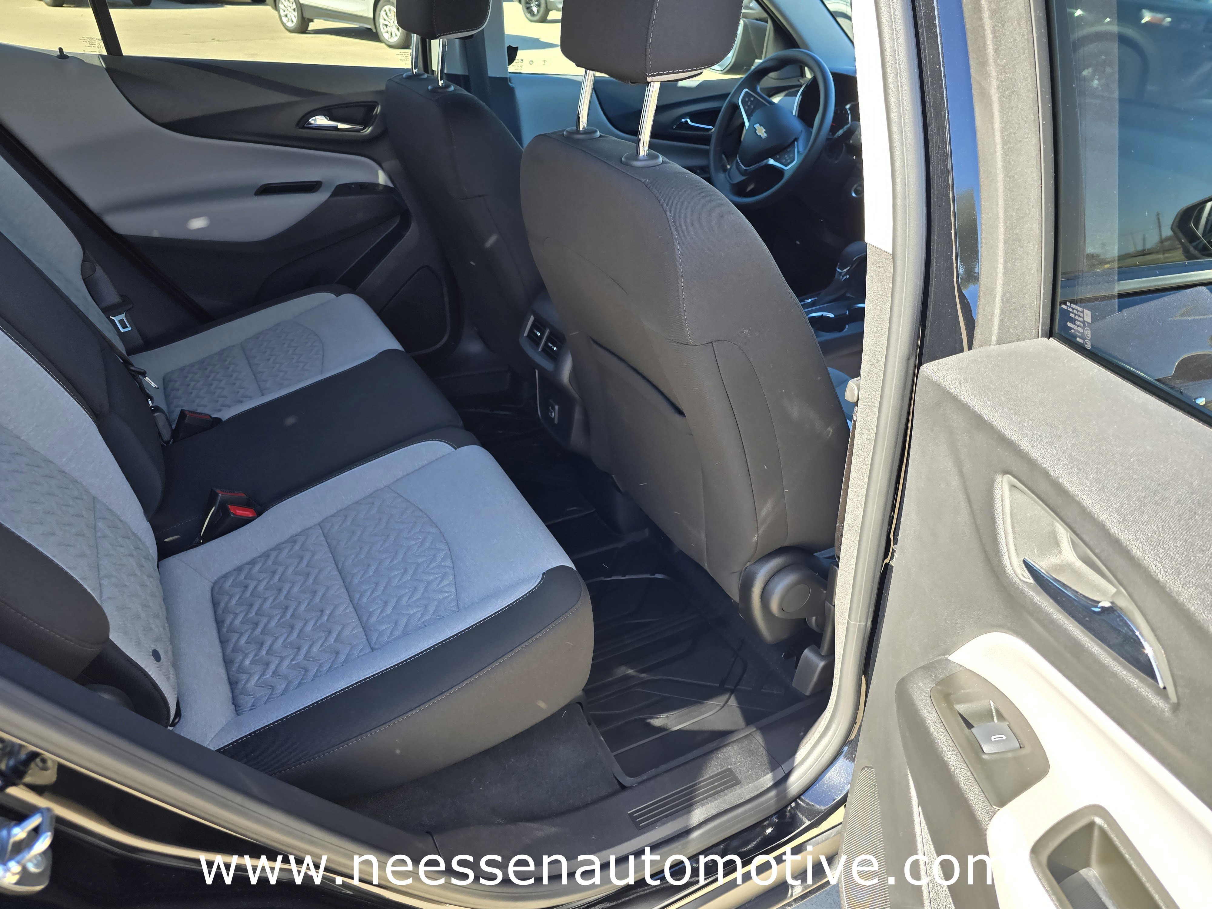 Used 2024 Chevrolet Equinox LS w/ LS Convenience Package image 11