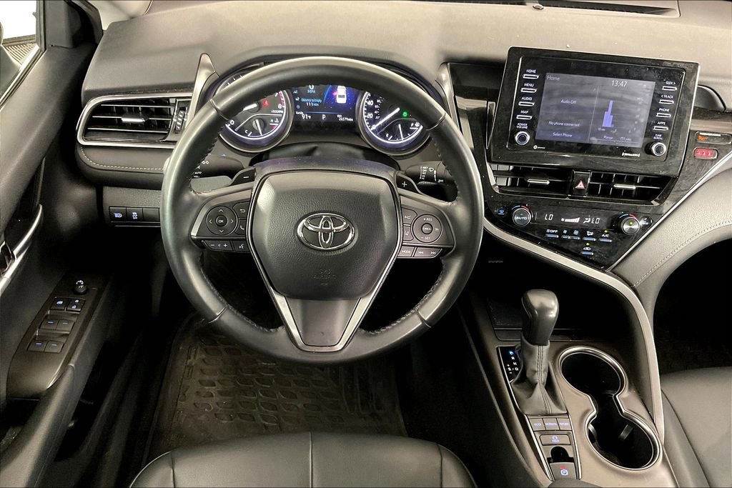 Used 2022 Toyota Camry SE image 7
