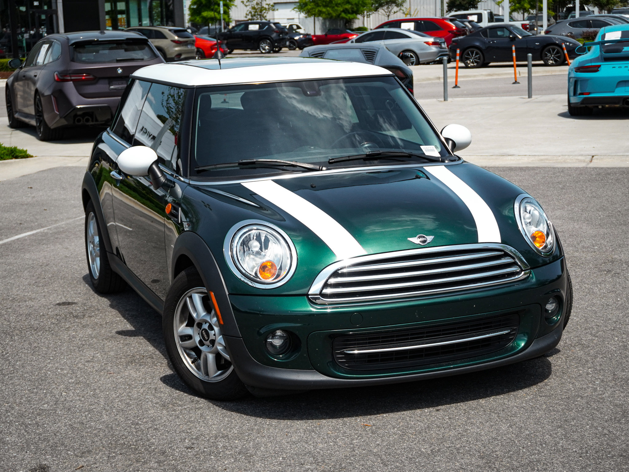 Used 2013 MINI Cooper Hardtop image 2
