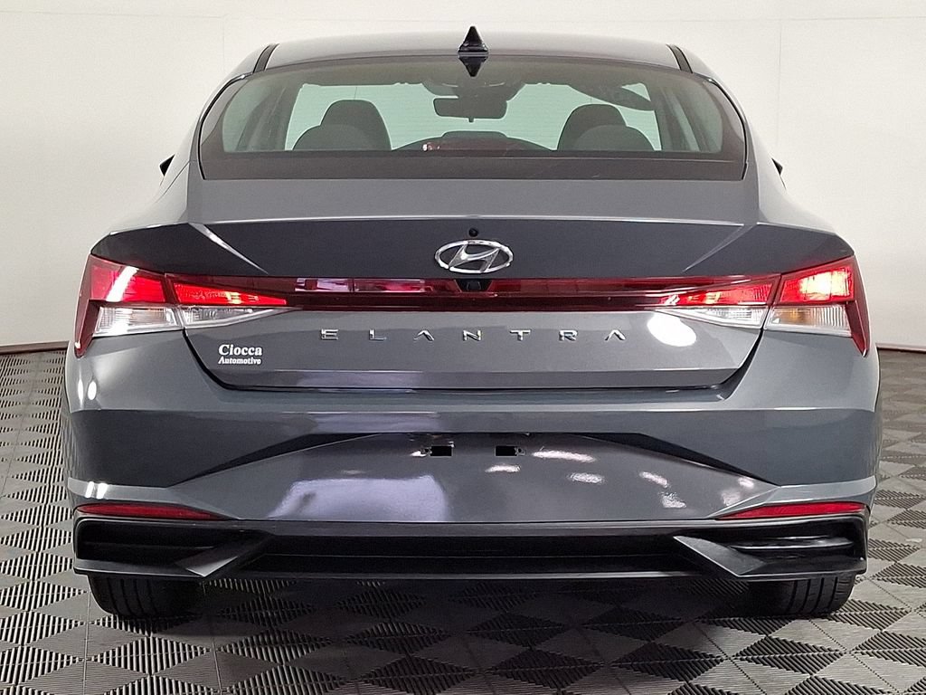 Used 2023 Hyundai Elantra SEL w/ Cargo Package FWD image 8