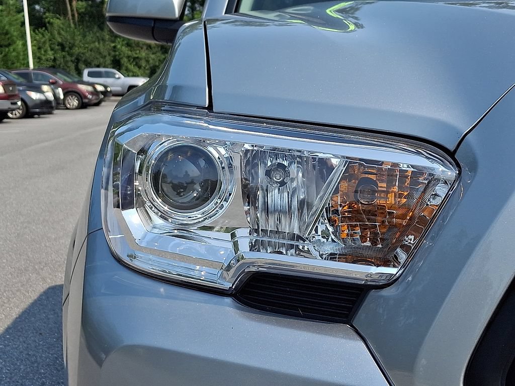 Certified 2023 Toyota Tacoma SR AWD/4WD image 9