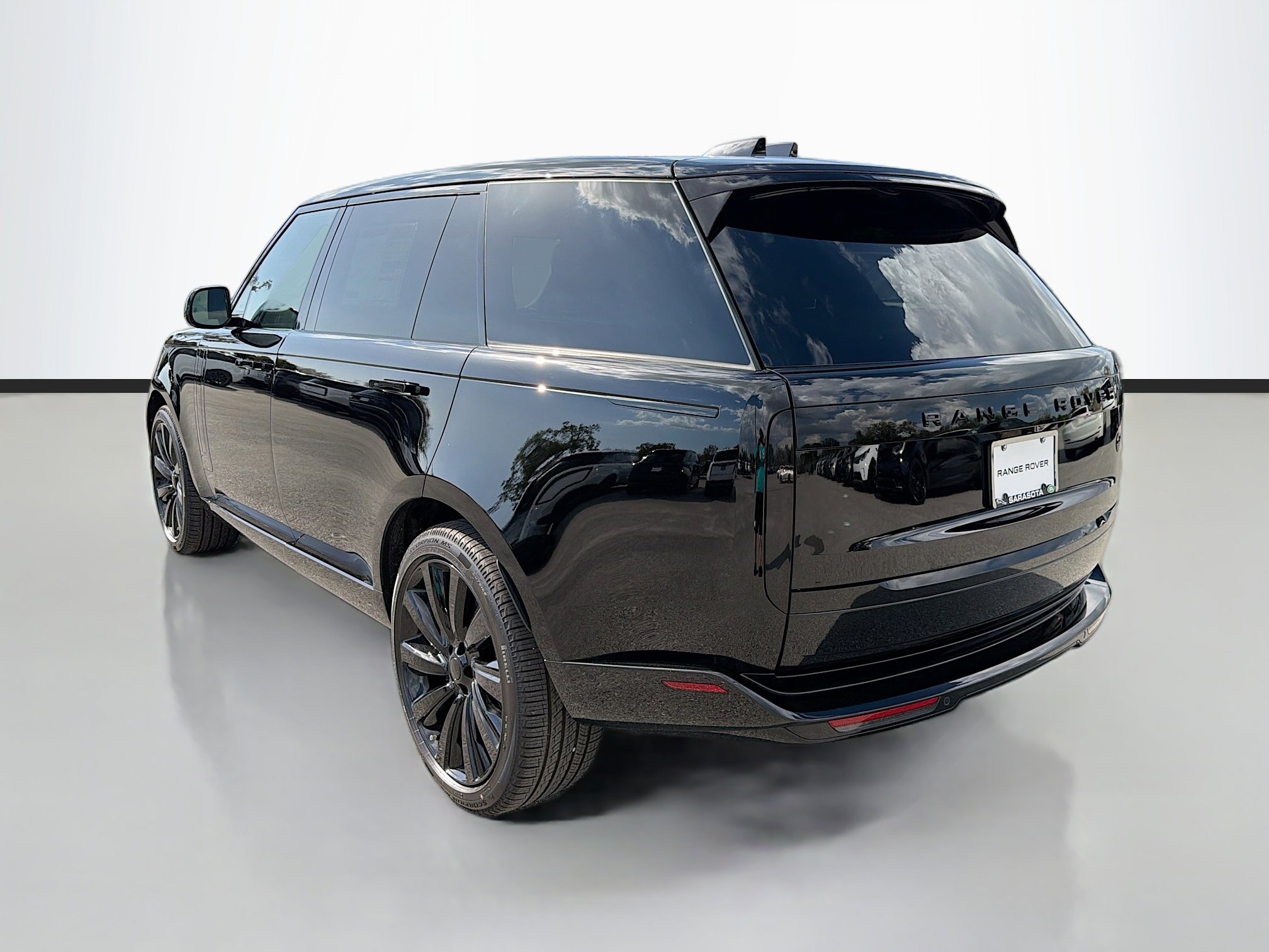 New 2026 Land Rover Range Rover Long Wheel Base SV image 3
