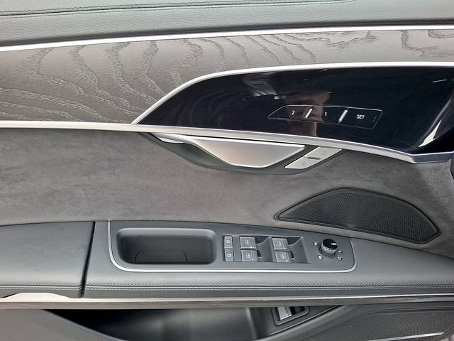 Used 2024 Audi A8 L 3.0T AWD/4WD image 12