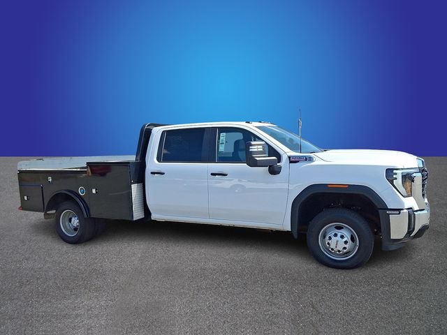 Used 2025 GMC Sierra 3500 Pro w/ Convenience Package AWD/4WD image 4