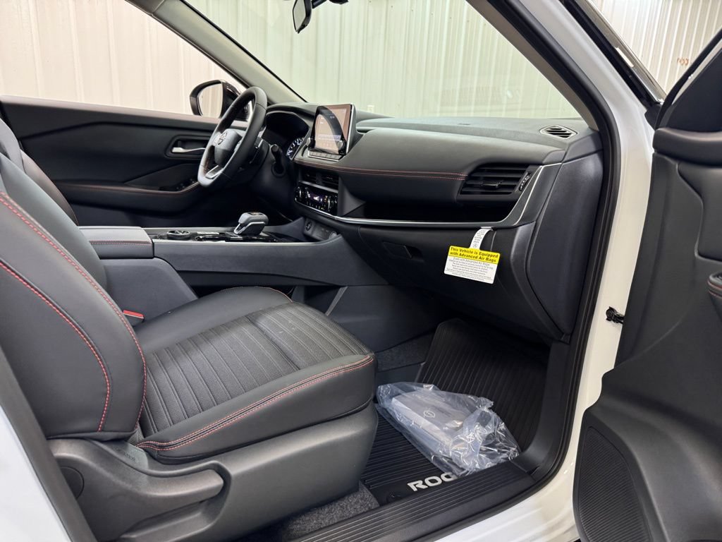 New 2026 Nissan Rogue SV AWD/4WD image 27