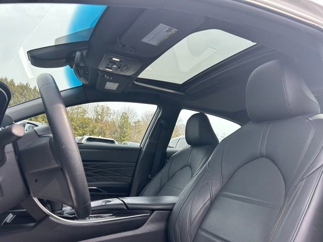 Used 2022 Toyota Avalon Limited w/ Advanced Safety Package FWD image 13