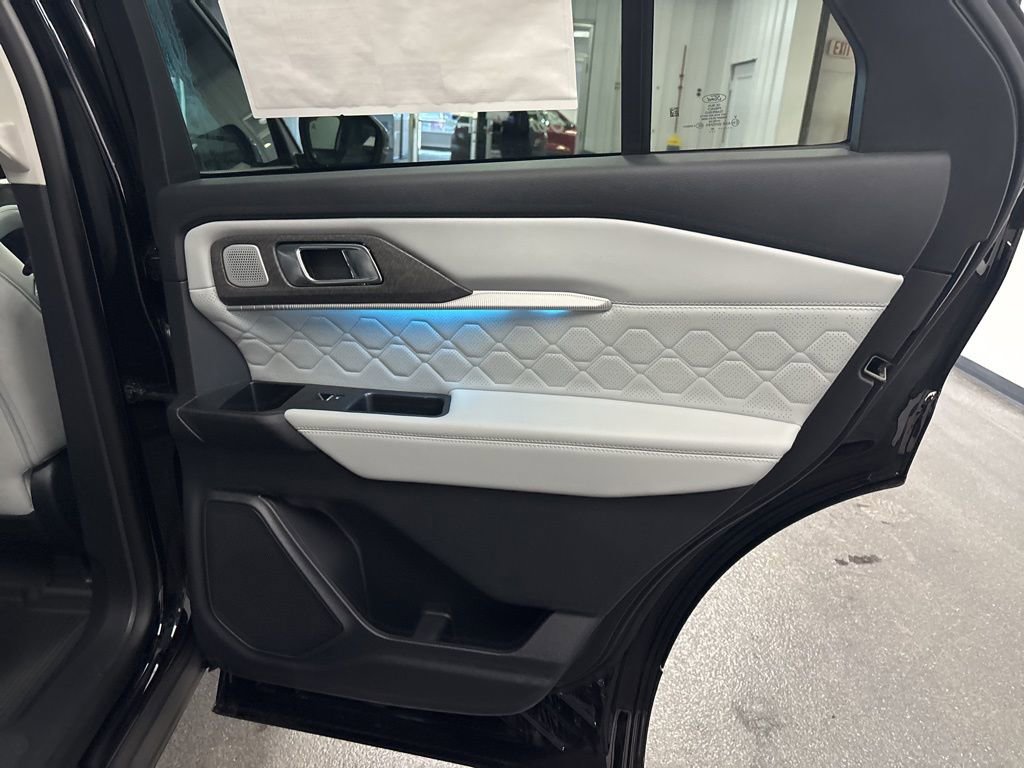 New 2026 Ford Explorer Platinum image 30