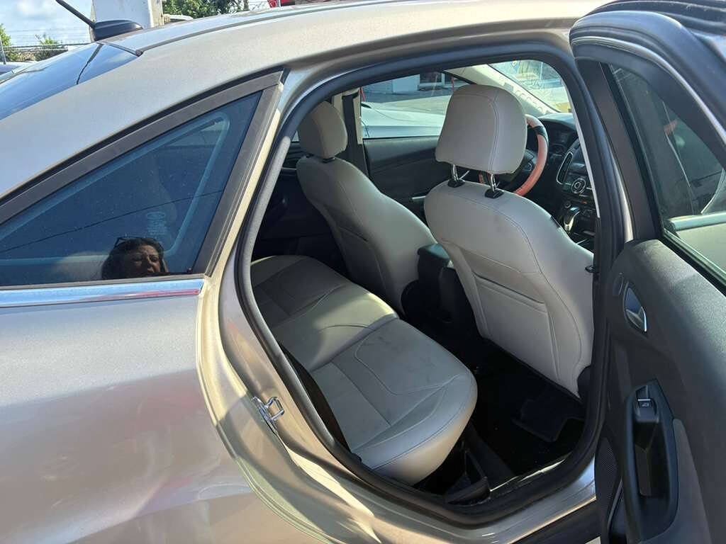 Used 2018 Ford Focus Titanium FWD image 11