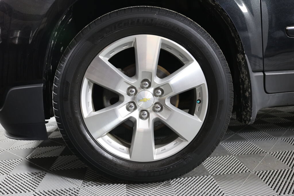 Used 2014 Chevrolet Traverse LTZ w/ LPO, 'HIT The Road' Package FWD image 9