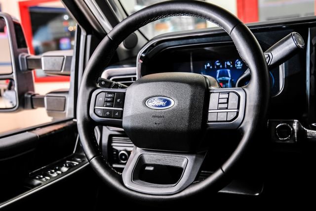 Used 2025 Ford F350 Lariat w/ Black Appearance Package AWD/4WD image 13