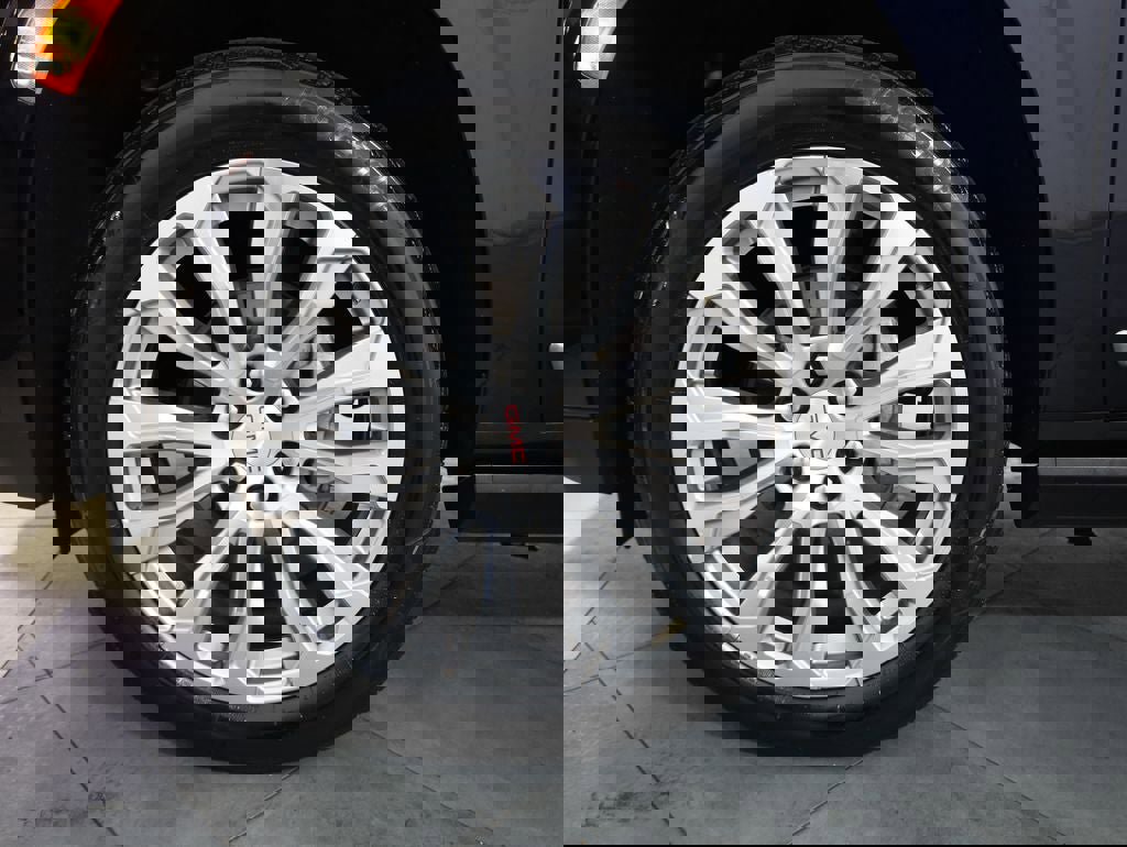 Used 2023 GMC Yukon Denali image 39