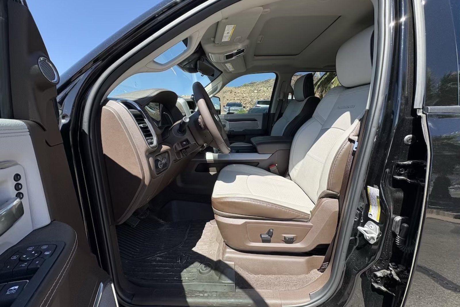 Used 2026 RAM 3500 Laramie AWD/4WD image 9
