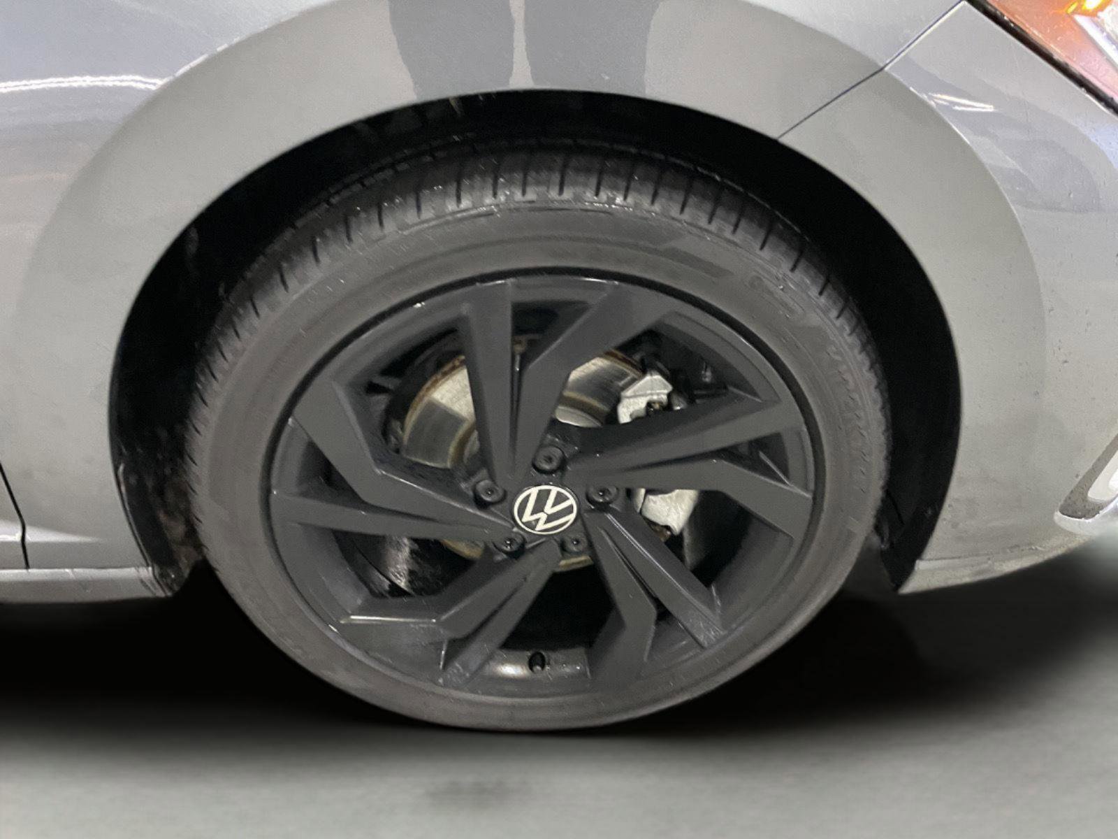 Used 2025 Volkswagen Jetta SE image 9