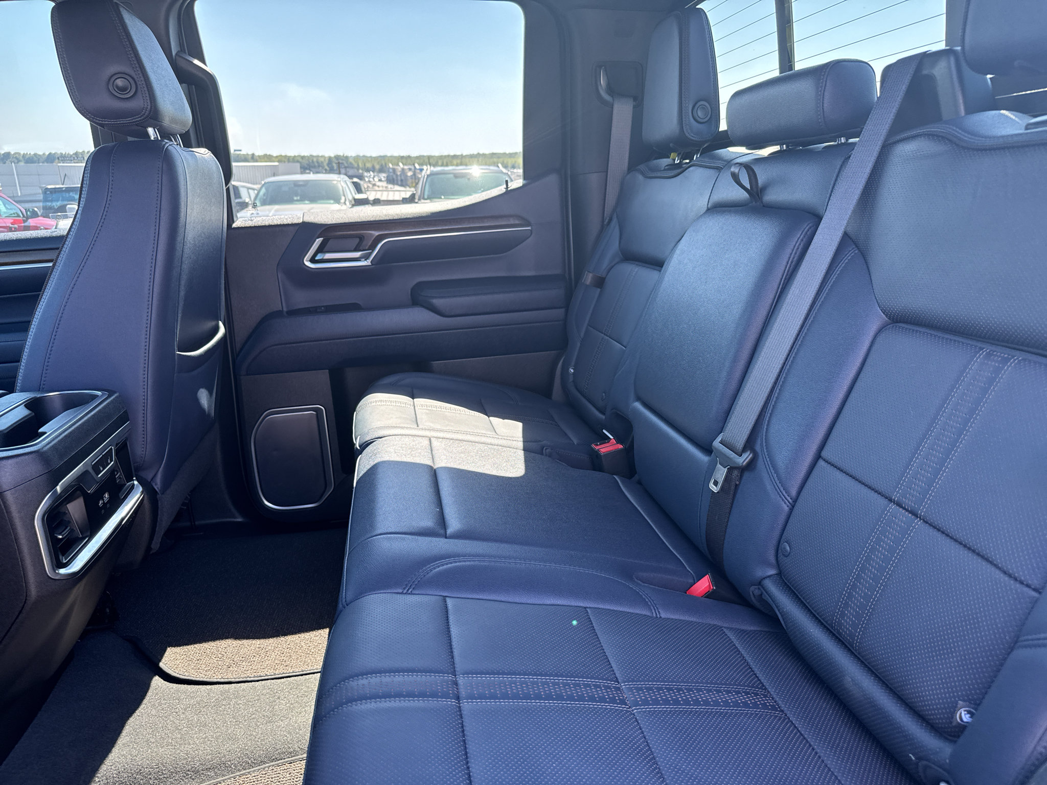 Used 2022 Chevrolet Silverado 1500 High Country AWD/4WD image 21