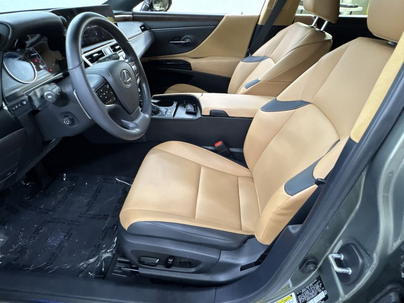 Used 2024 Lexus ES 300h w/ Premium Package FWD image 16