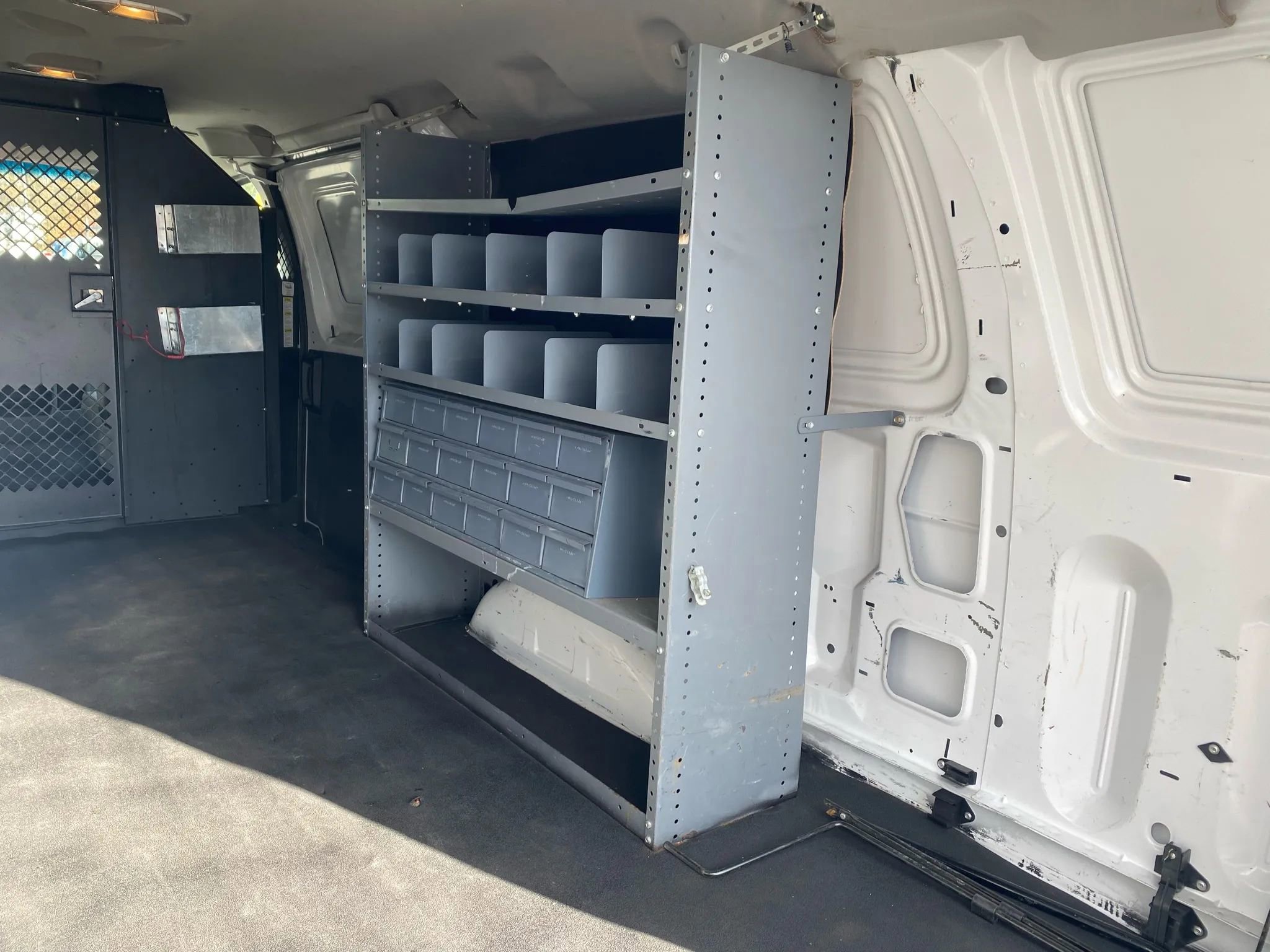 Used 2014 Ford E-350 and Econoline 350 Extended Super Duty w/ Insulation Package RWD image 23