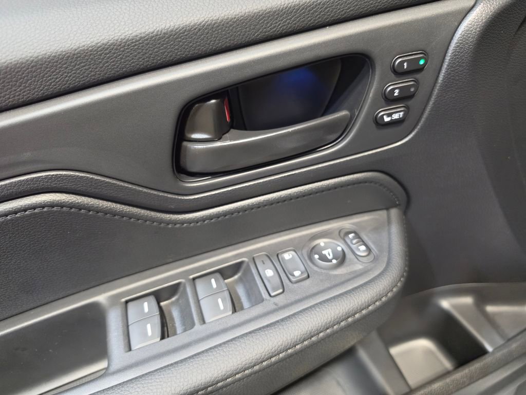 Used 2025 Honda Odyssey EX-L image 11