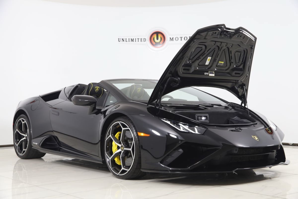 Used 2023 Lamborghini Huracan EVO RWD image 30