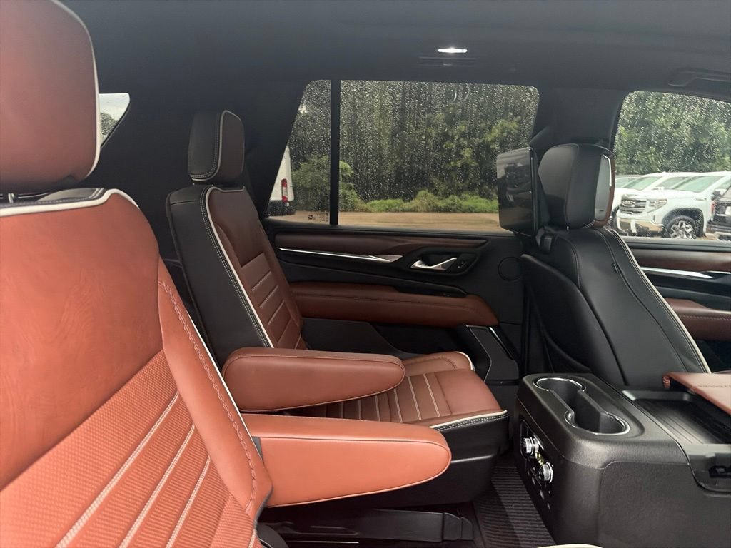 Used 2024 GMC Yukon Denali Ultimate AWD/4WD image 12