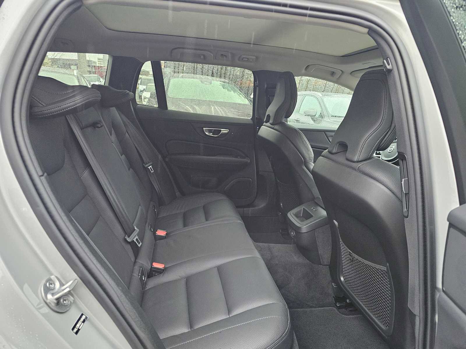Certified 2025 Volvo V60 B5 Cross Country Plus image 11