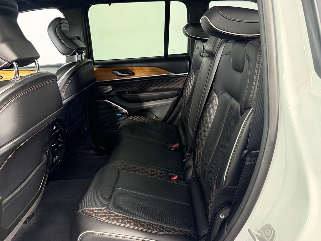 Used 2023 Jeep Grand Cherokee Summit AWD/4WD image 26