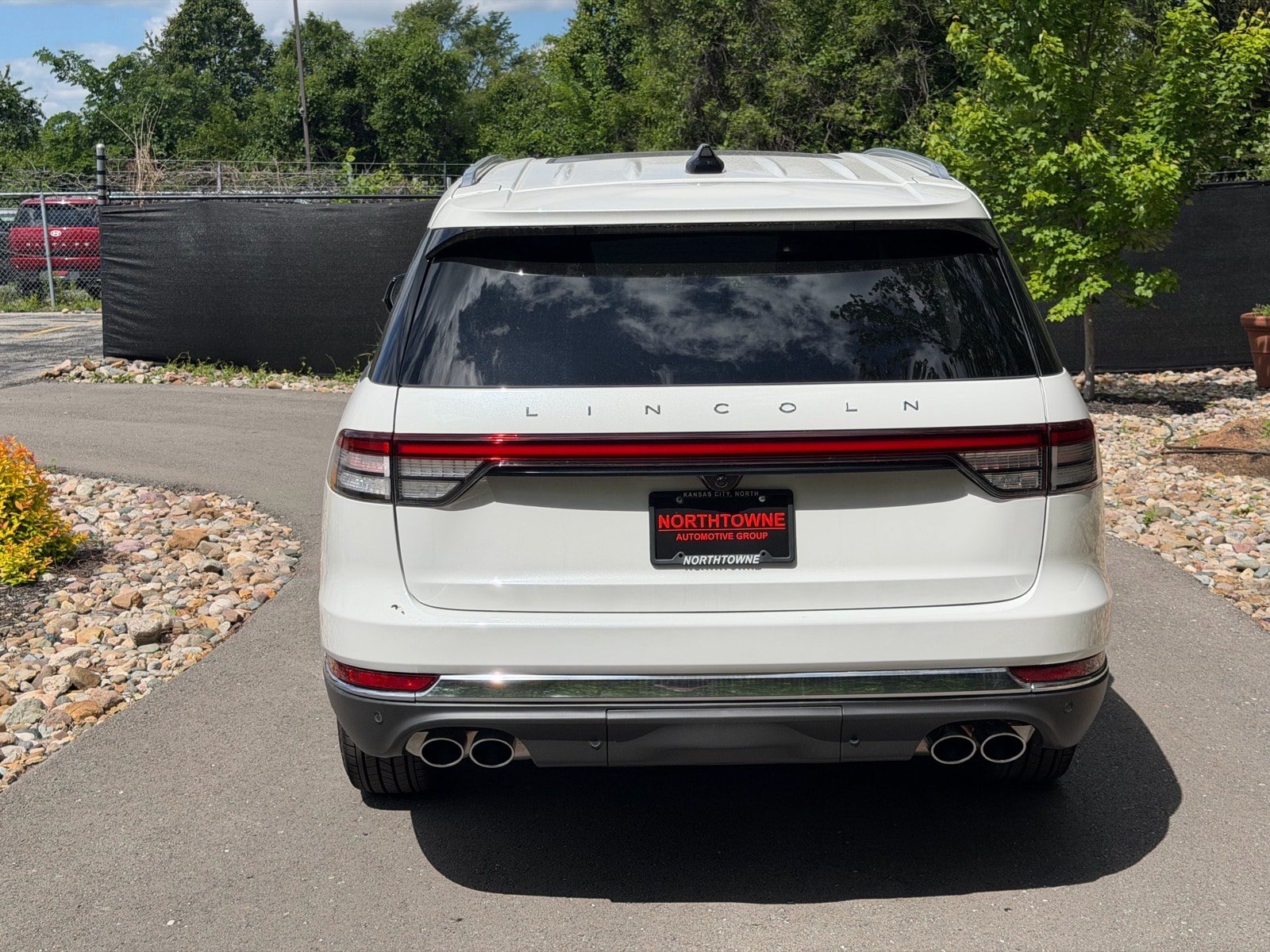 New 2026 Lincoln Aviator AWD image 4