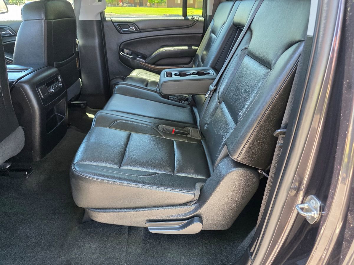 Used 2018 Chevrolet Suburban LT RWD image 18