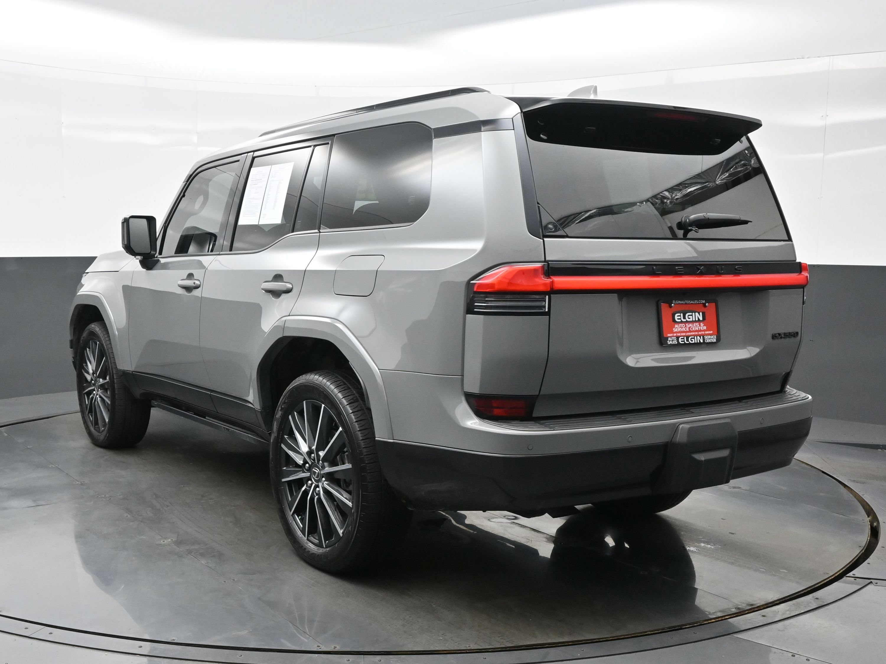 Used 2025 Lexus GX 550 w/ Accessory Package (2T) AWD/4WD image 4