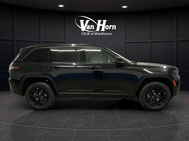 New 2026 Jeep Grand Cherokee Altitude image 2