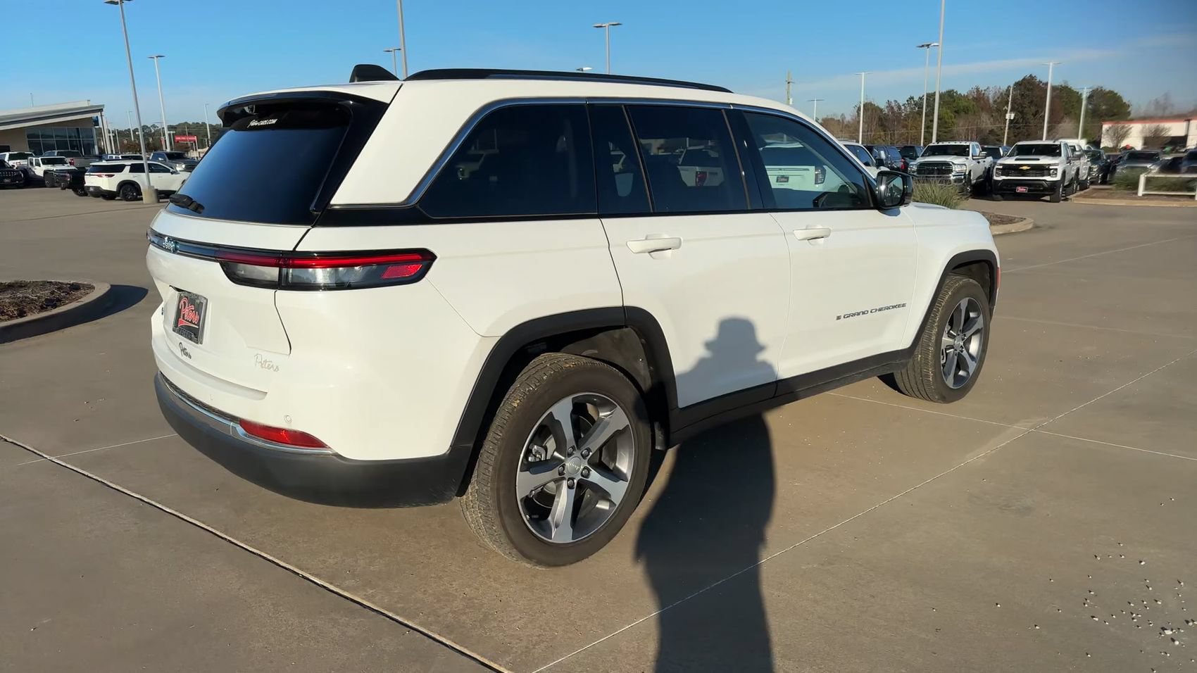 New 2023 Jeep Grand Cherokee 4WD 4xe w/ Luxury Tech Group II image 9